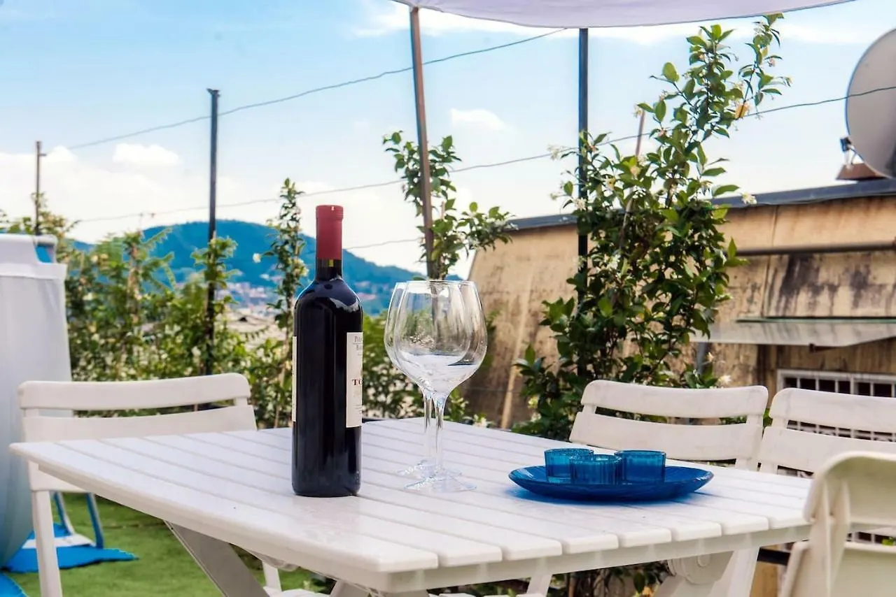Maison Peltrera Côme 0*,  Italie