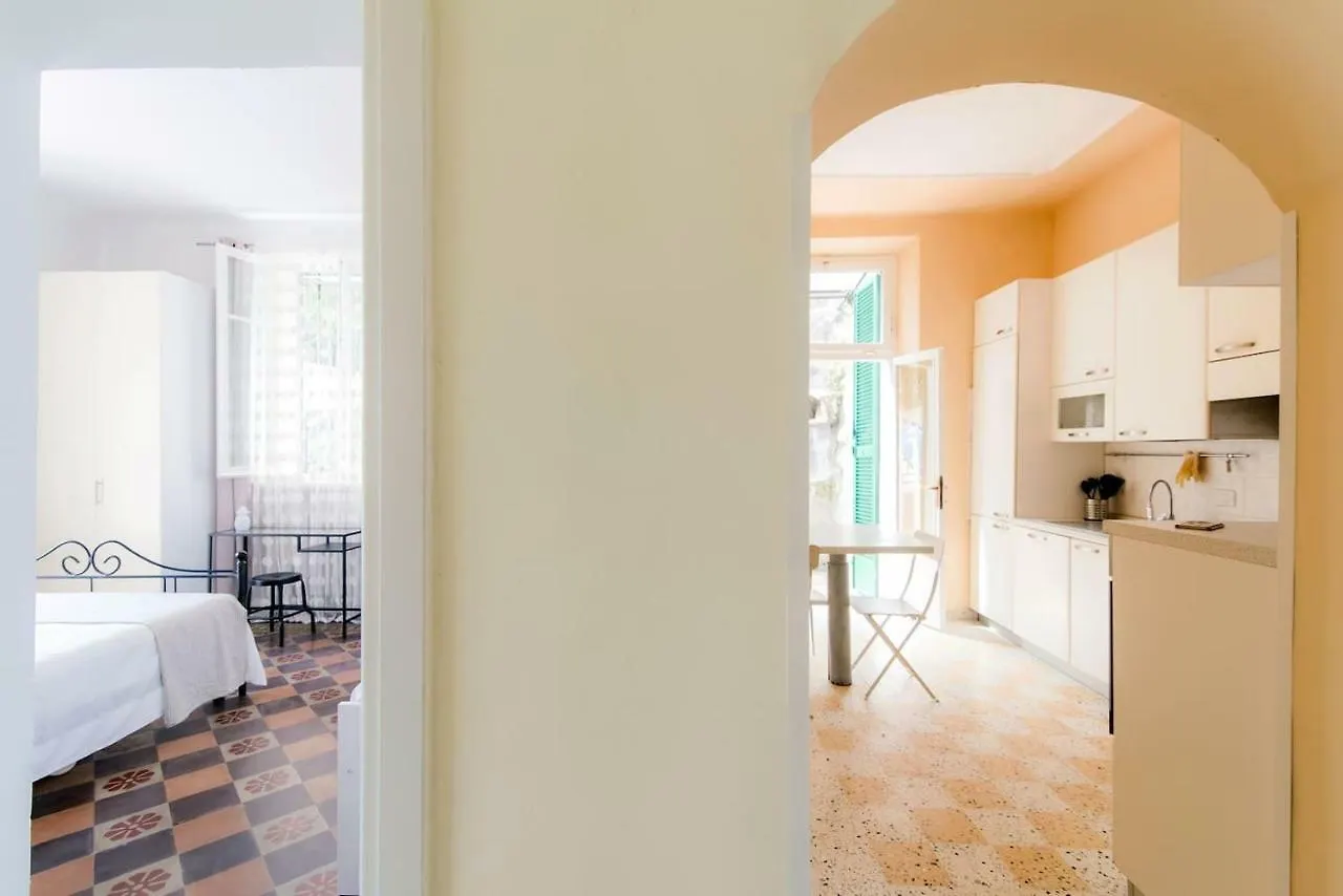 Maison Peltrera Côme 0*,
